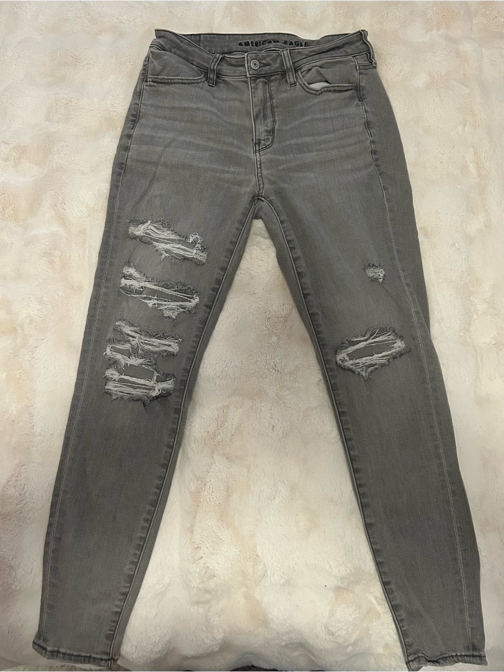 American Eagle Outfitters Gray Distressed Skinny Jeans